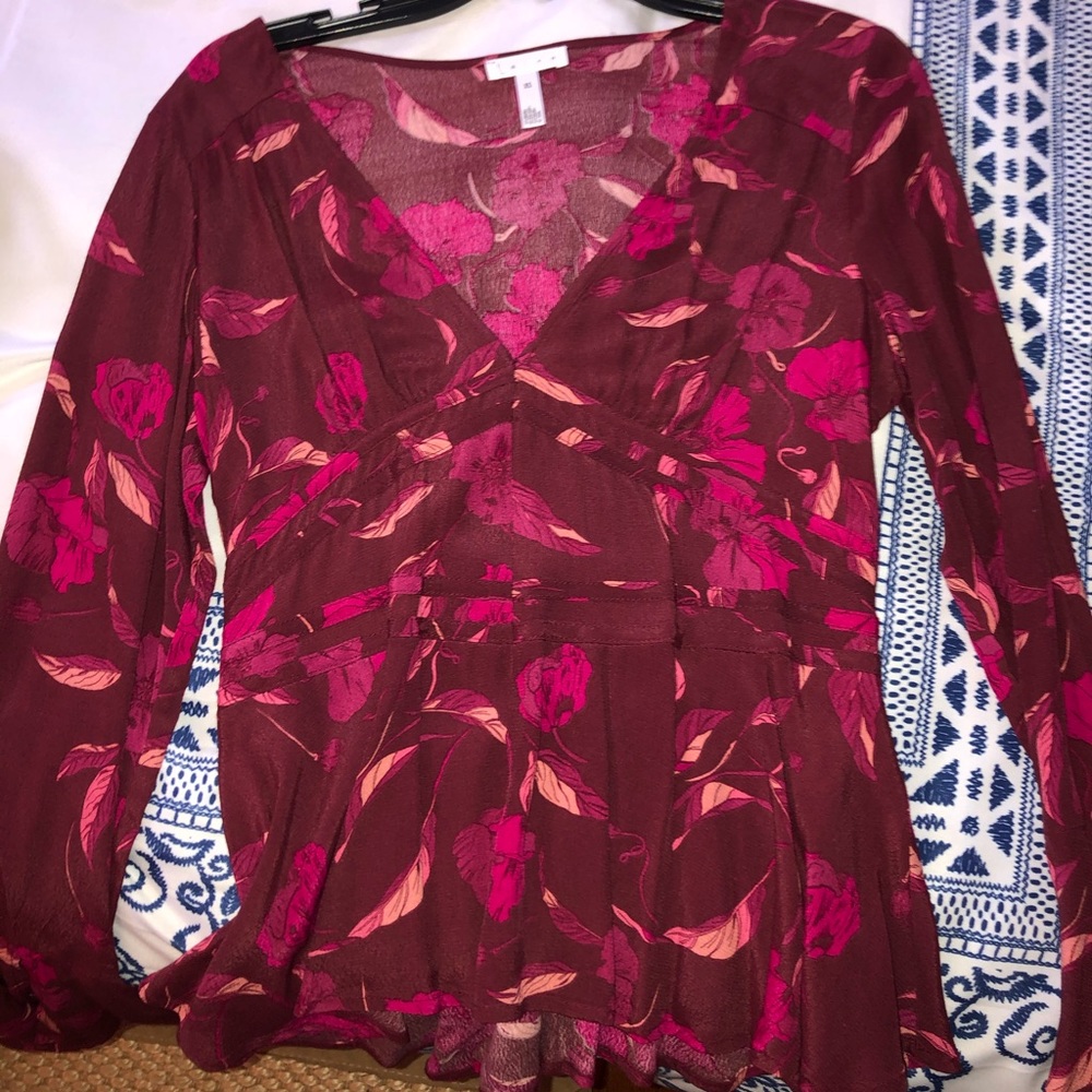 Bell sleeve floral top